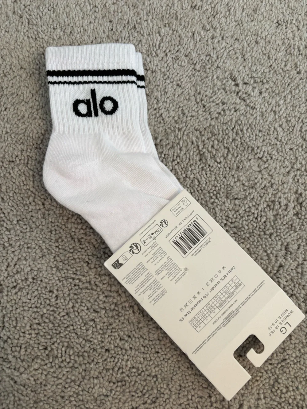 ALO Yoga White Crew Athletic Socks with Black Logo - NWT - Size LG